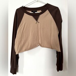 💕3/10$💕🤎Brown and Tan Women's Raglan Crop Top🤎
